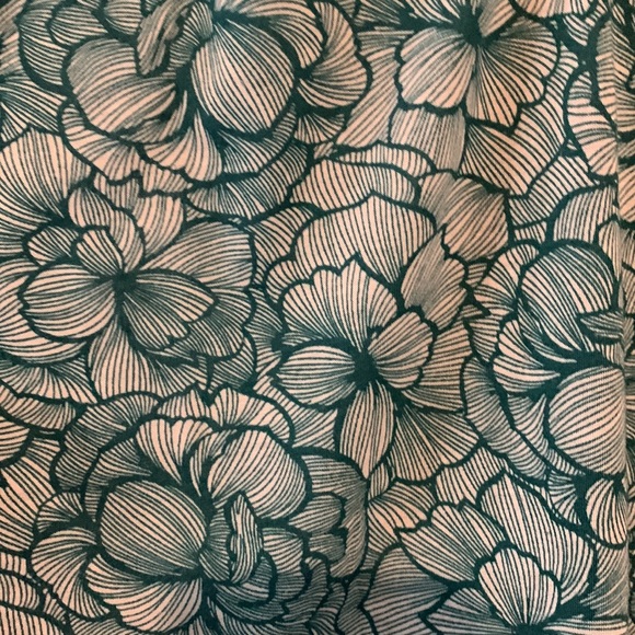 *3 for $15* H&M Top - Picture 2 of 4